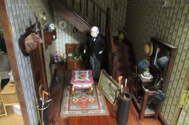 A large Georgian style doll's house and contents Image