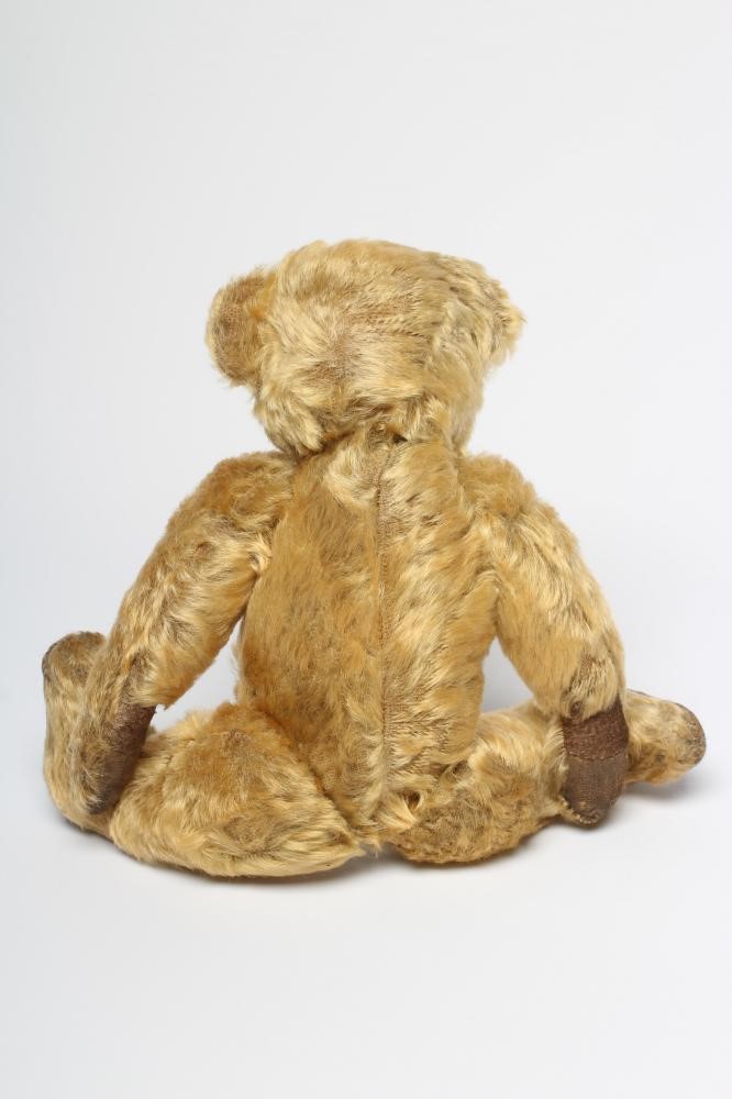 A pre-war Farnell teddy "Archie" Image