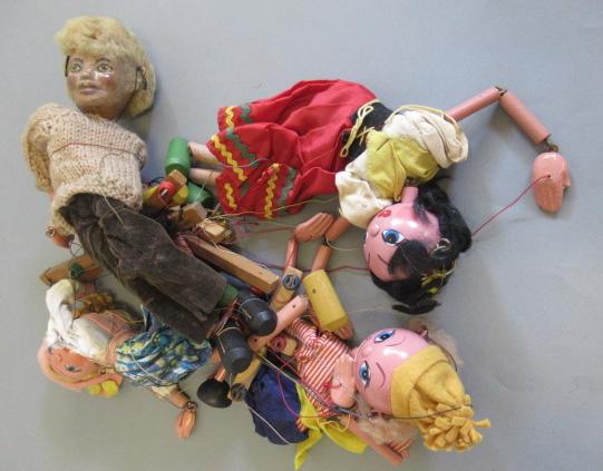 Four female Standard Pelham puppets Image