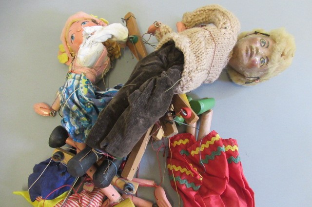 Four female Standard Pelham puppets Image