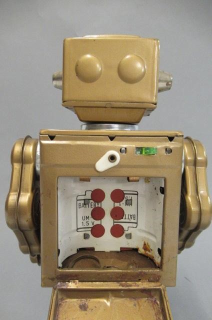 Horikawa Japan walking/shooting robot Image