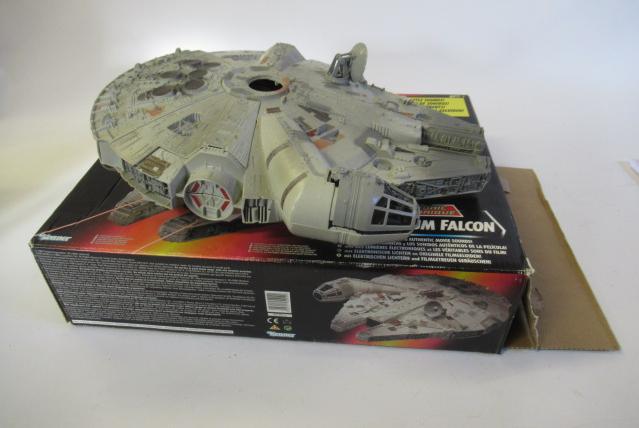 Kenner Millenium Falcon with battle sounds Image