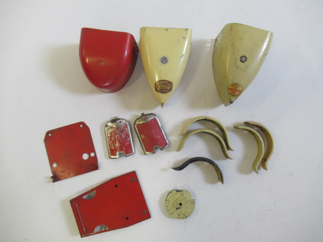 Meccano Constructor car parts comprising three rear rail covers Image