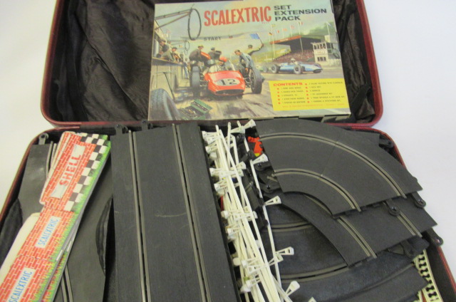 Scalextric track and trackside accessories Image