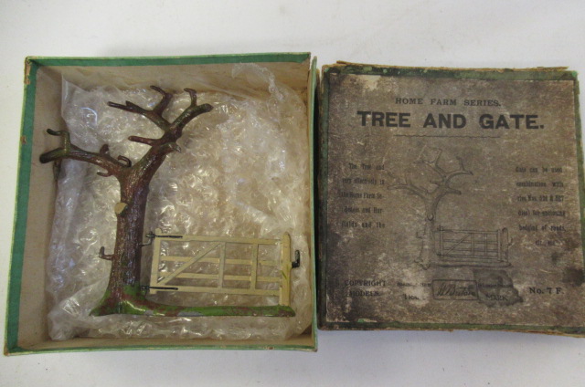 Britains F7 tree and gate Image