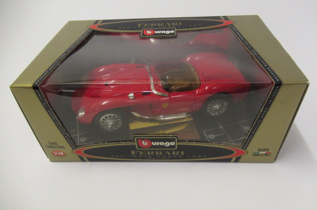 Burgao 1:18 scale Ferrari Tesla Rossa Image