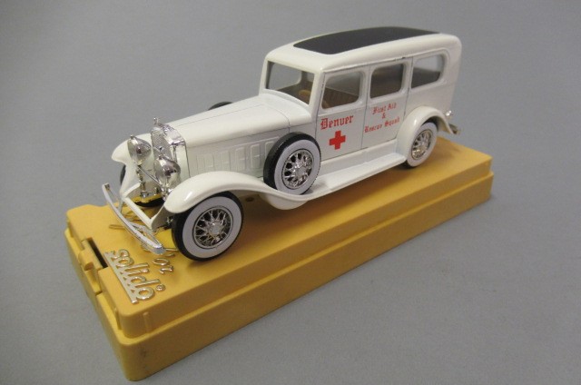 Thirteen diecast vehicles by Lledo and others including Days Gone and Atlas Dinky tanker Image