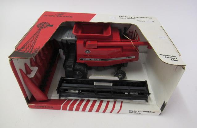 A 1:24 scale rotary combine harvester Image