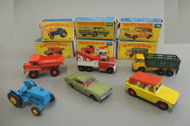 Matchbox Series vehicles comprising 4-stake truck Image
