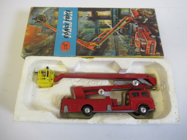 Corgi 1127 Simon Snorkel fire engine Image