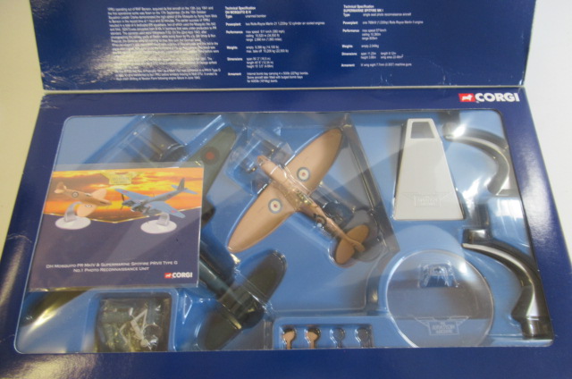 Corgi Aviation Archive Spitfire and DH Mosquito photo recon-aircraft Image