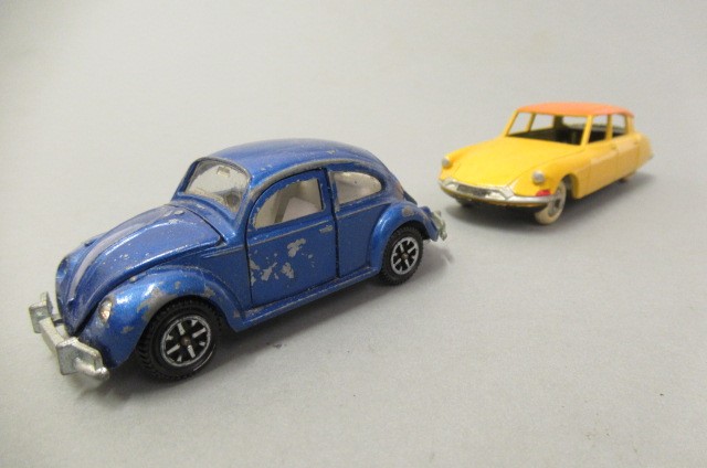 Twenty Dinky vehicles including British and American saloon cars Image