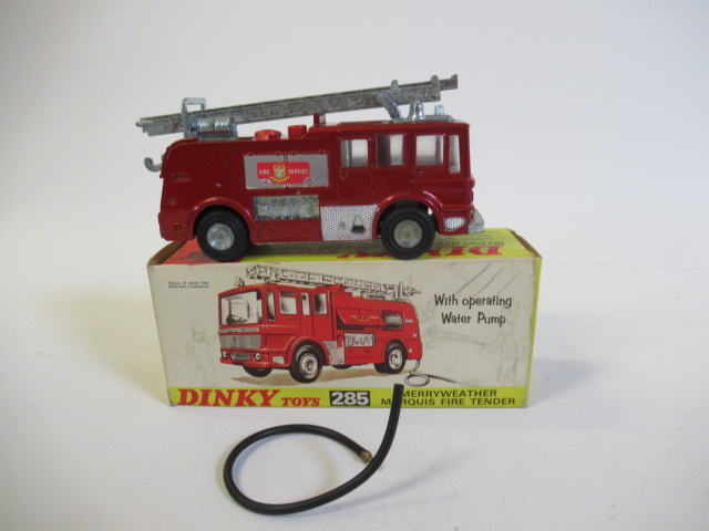 Dinky 285 Merryweather fire engine with operating water pump Image
