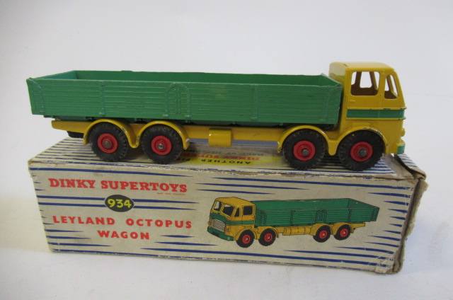 Dinky Leyland Octopus wagon in yellow/green Image