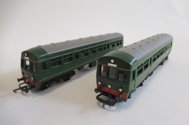 Triang R157 Diesel Rail Car and R158 Trailer Image