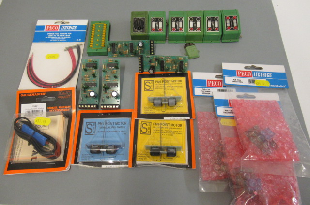 Model Railway electronic accessories including Peco PLS-135 Stationary decoder Image