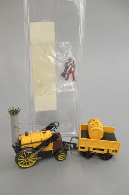 Triang Railway Stephenson's Rocket with smoke and crew figures Image