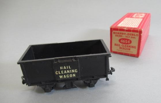 Hornby Dublo 4654 Rail Cleaning Wagon Image