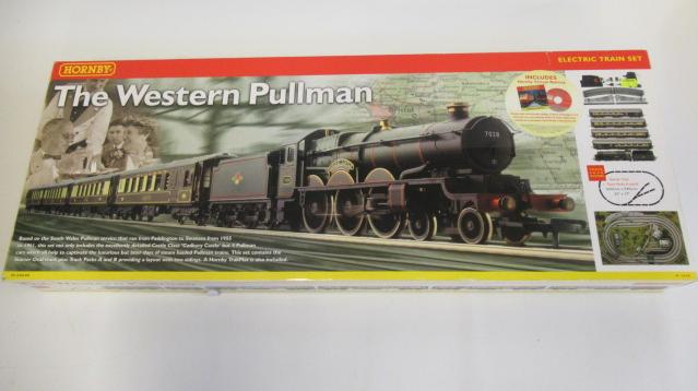 Hornby China G.W.R. Pullman Train Set with Cadbury Castle Class and four Pullman coaches Image