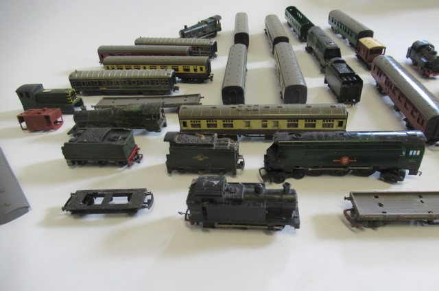TT Gauge Railway rolling stock by Triang and others including three tank locomotives Image