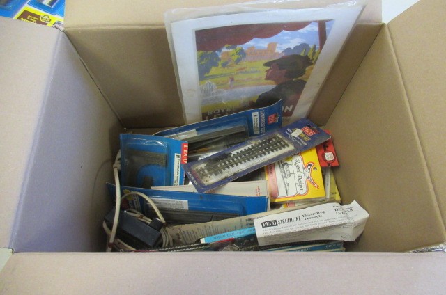 N Gauge trackside accessories and track including building kits Image