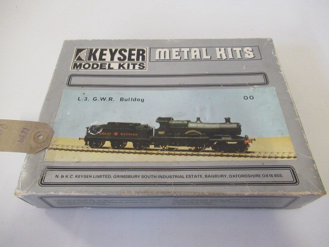 Model railway parts including Keyser G.W.R. white metal locomotive body and chassis and a Ratio Image