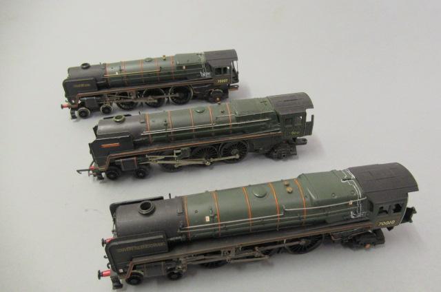 Six playworn locomotives by Hornby including Britannia Image