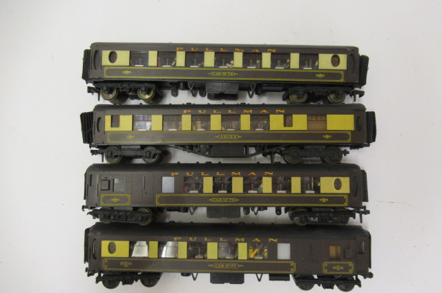 Four Hornby Dublo Pullman cars comprising three Pullmans and one brake end Image