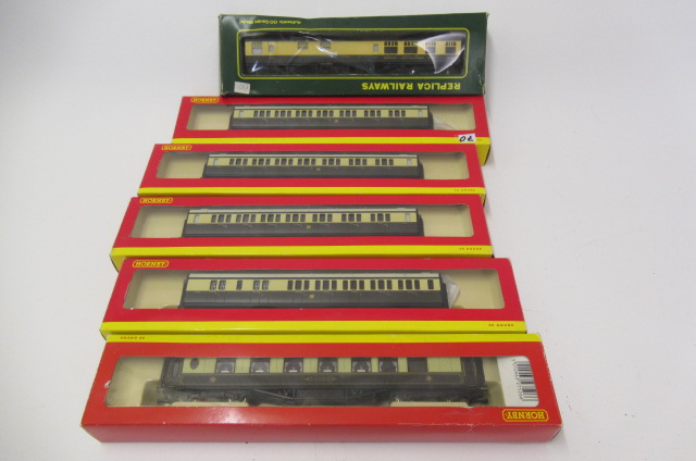 Six G.W.R. coaches by Hornby and Replica Railways Image
