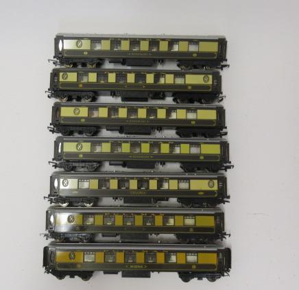Seven Hornby Pullman coaches comprising five named coaches and two un-named Image