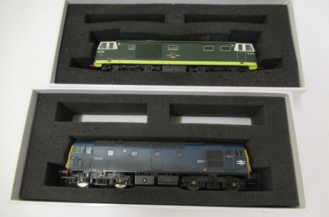 Heljan Class 35 in B.R. green and Class 26 in B.R. blue Image