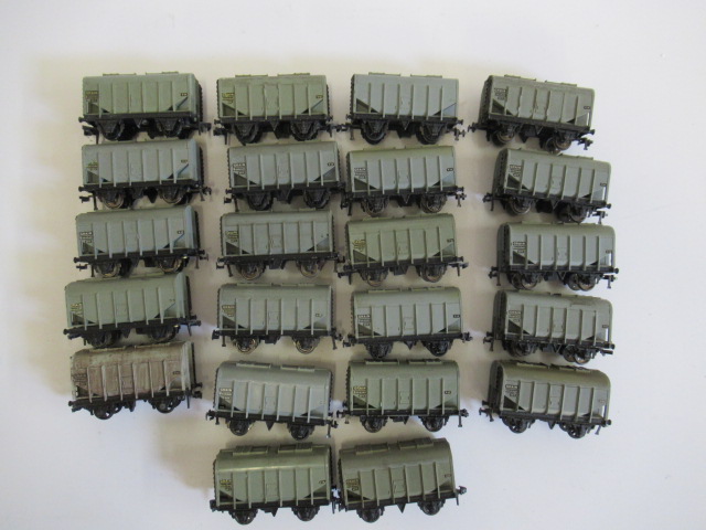 Twenty two grain wagons by Hornby Dublo and Wrenn Image