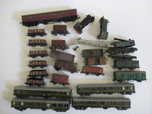 Unboxed rolling stock by Hornby Image