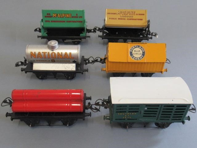 Hornby Clockwork No20 Goods Set Image