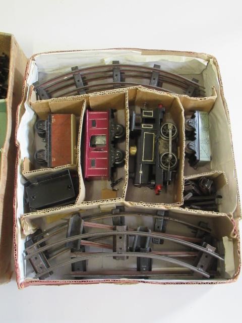 Hornby 601 Clockwork Goods Set with three goods trucks Image