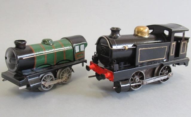 Hornby 601 Clockwork Goods Set with three goods trucks Image