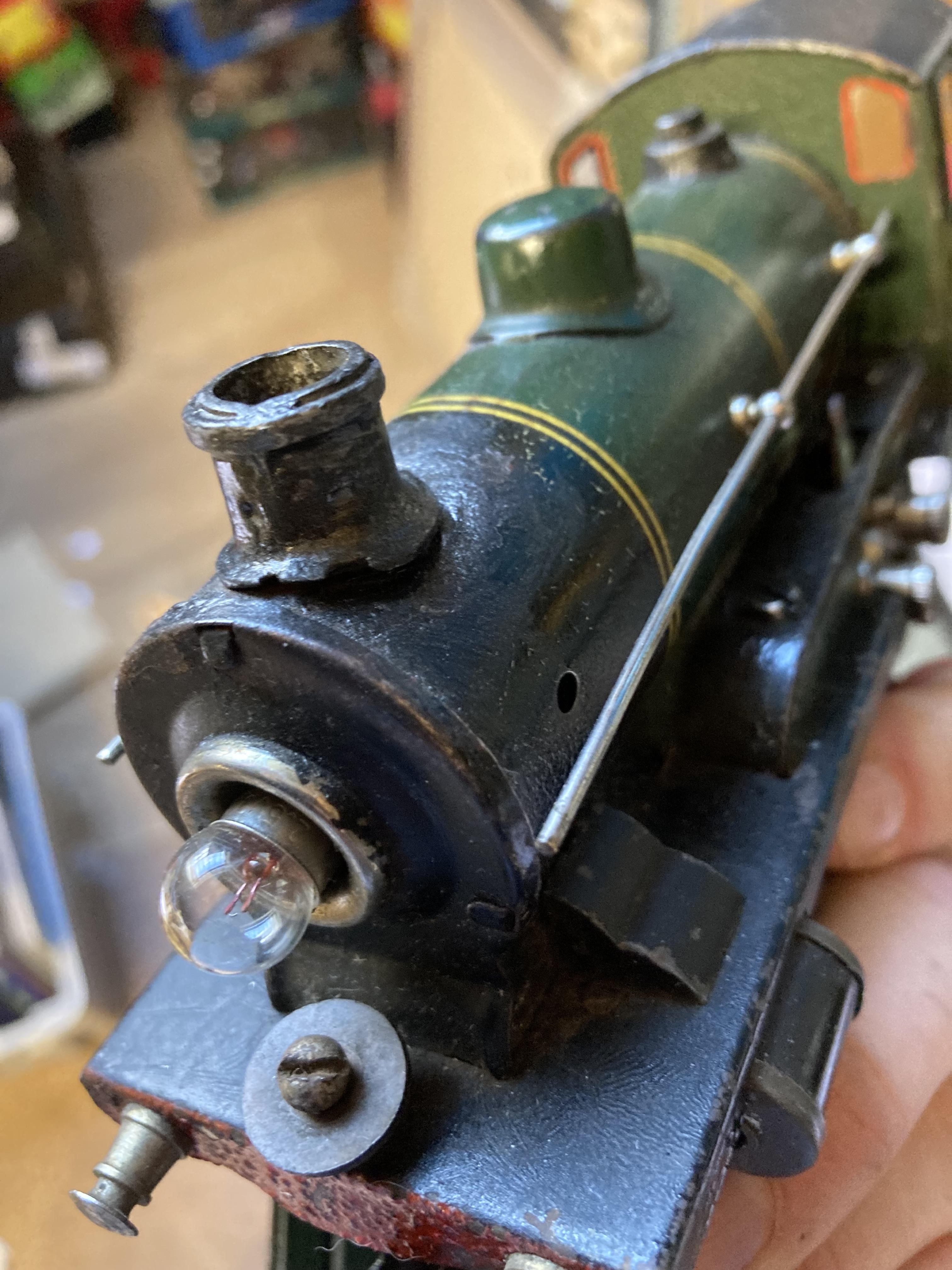 Marklin/Gamages electric 0-4-0 locomotive and tender in green Image