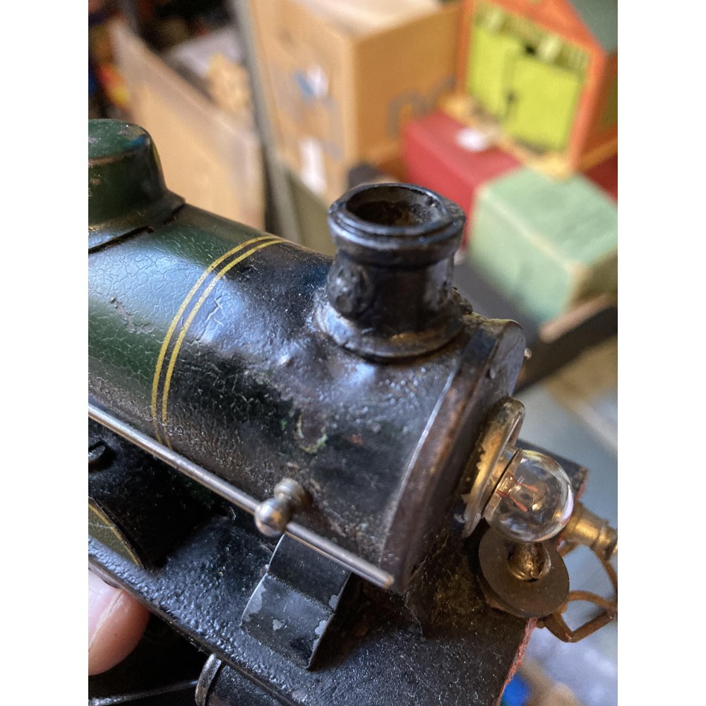 Marklin/Gamages electric 0-4-0 locomotive and tender in green Image