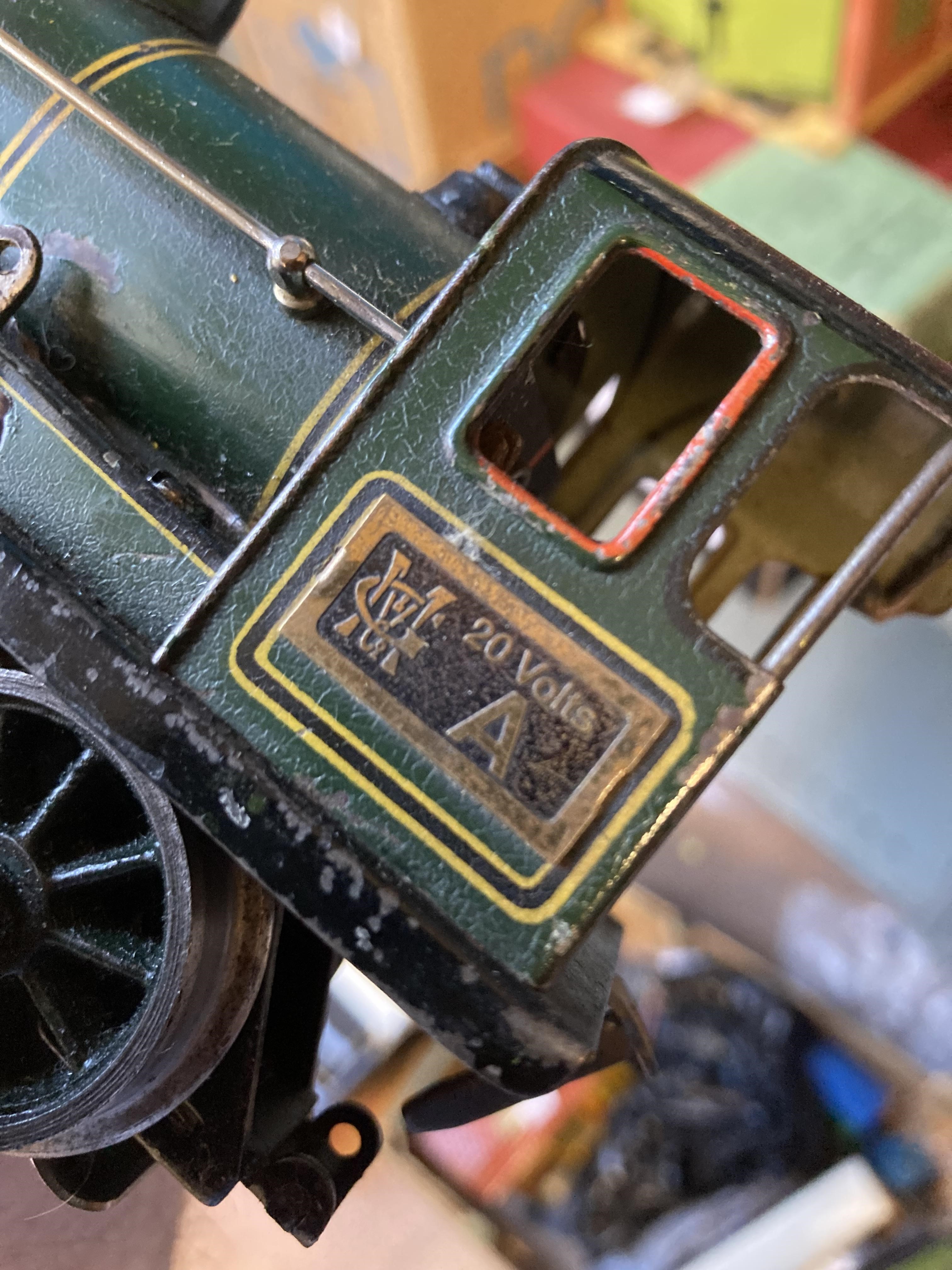 Marklin/Gamages electric 0-4-0 locomotive and tender in green Image