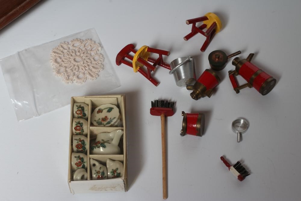 A well made model of a horse drawn gypsy caravan Image