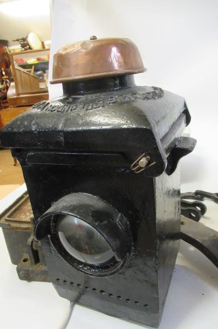 B.R. (Eastern) Ground Disc Signal with lamp Image