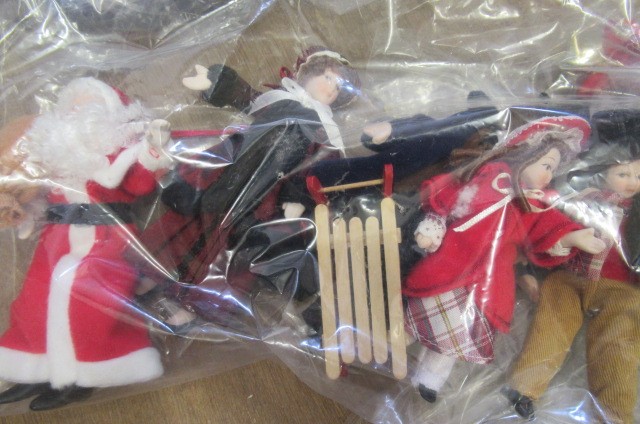 A large Georgian style dolls house Image