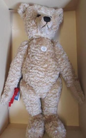 A large Steiff replica teddy bear "1995 Teddybear 1909 Blond 65" Image