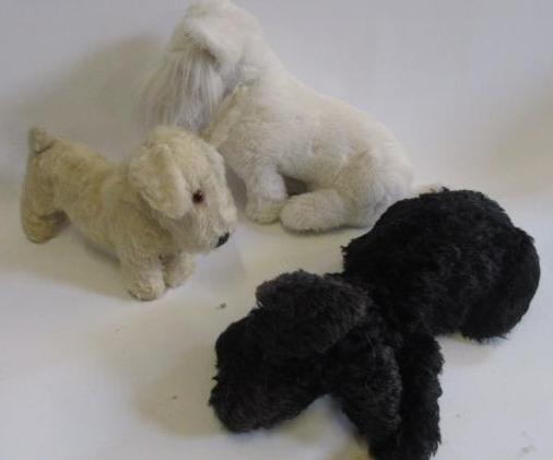 A Merrythought dog pyjama case with sewn label Image