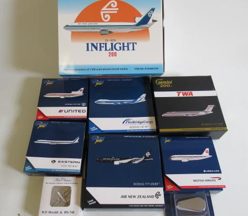 Eight 1:400 scale airliners including Airbus A319 Image