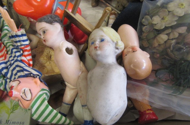 A large quantity of dolls Image
