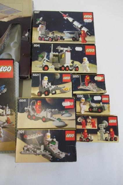 A quantity of lego kits comprising 885 Image