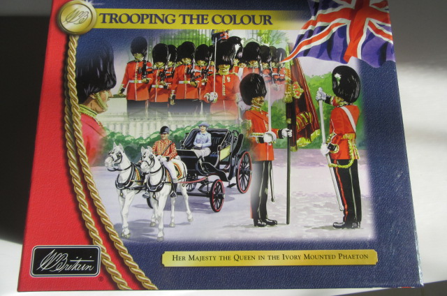 Modern Issues Britains 40111 H.M. Queen with Ivory Mounted Phaeton Image