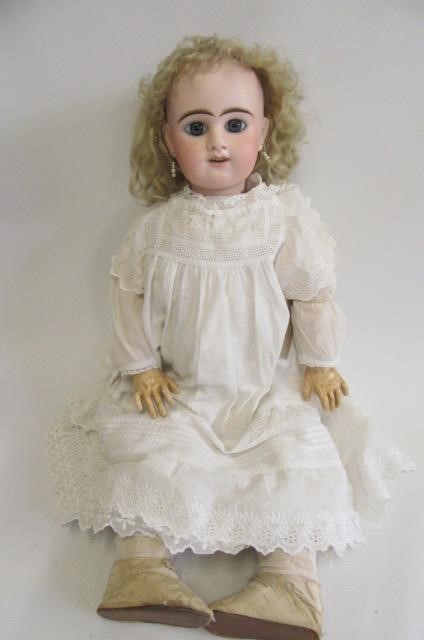 A French bisque socket head doll by E. Denamur Image