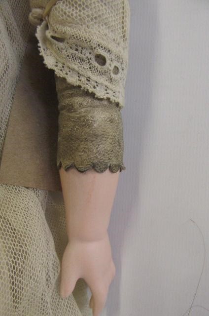 A Cuno & Otto Dressel bisque shoulder head doll Image
